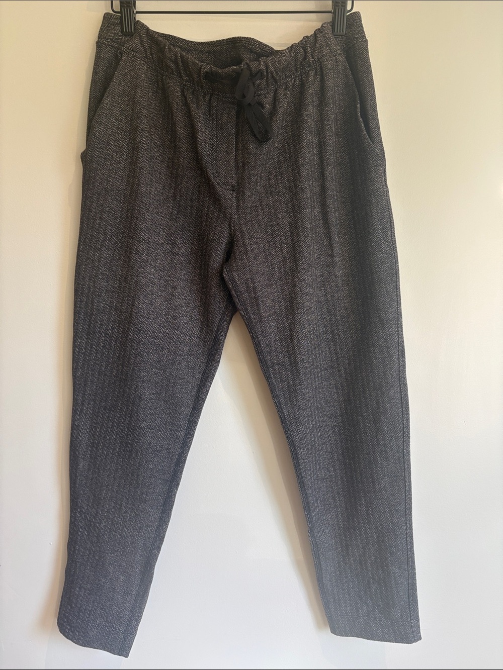 Lululemon Charcoal Herringbone Drawstring Pants – Size 8